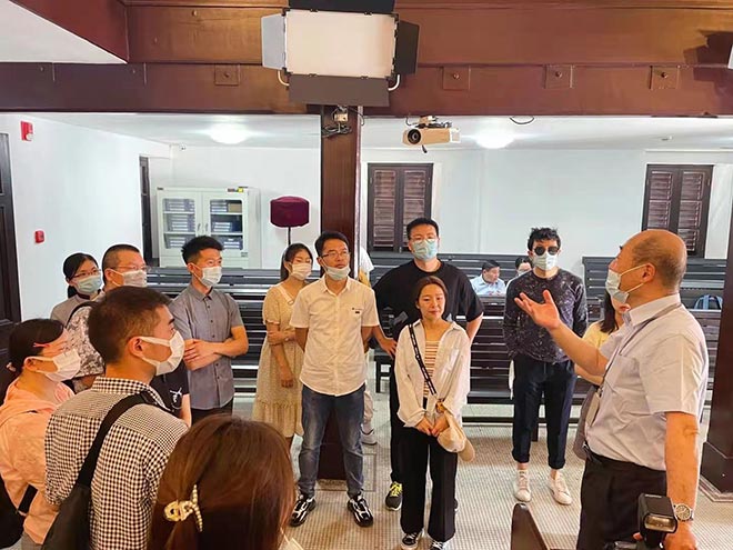 华东神学院学生进行爱国主义教育活动 华东神学院学生进行爱国主义教育活动